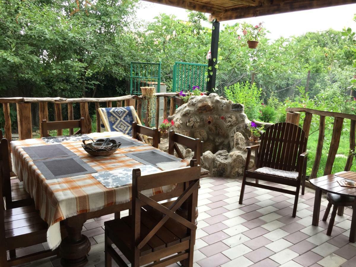 Guest House Poligloti Telawi Exterior foto
